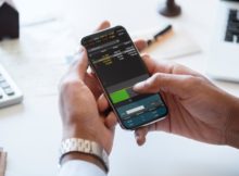 Investing From Your Phone: 5 Tips for the Casual Investor